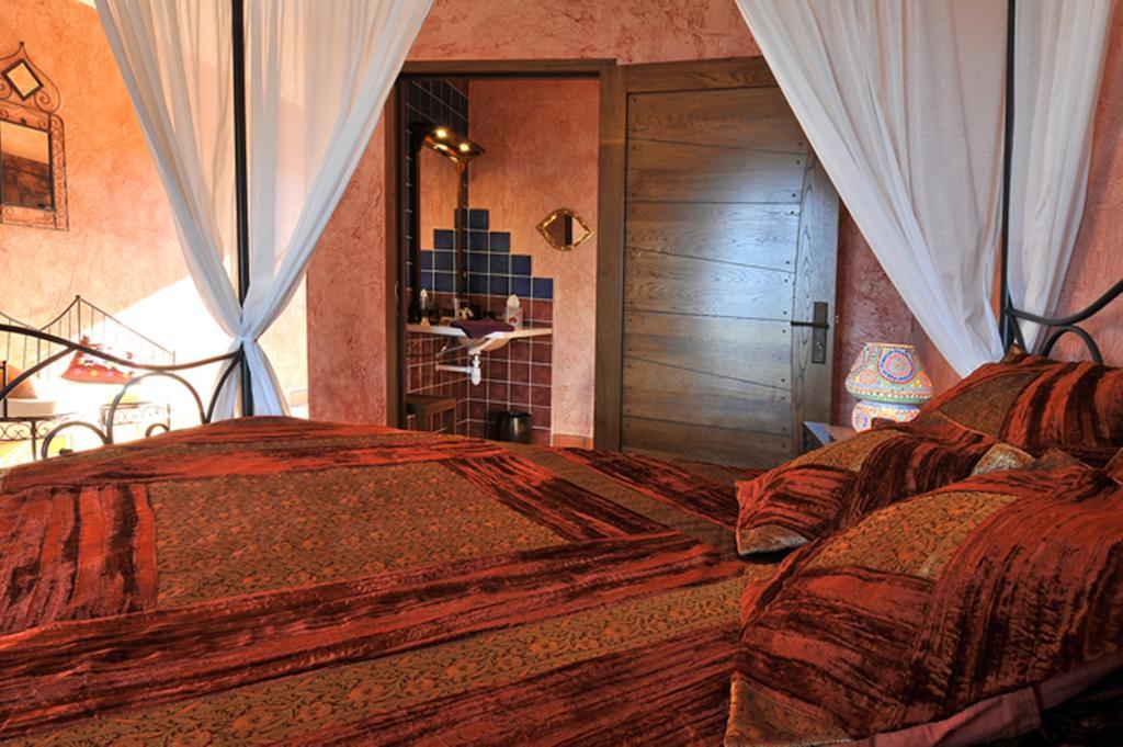 Chateau De Larre Hotel Chatres-sur-Cher Room photo