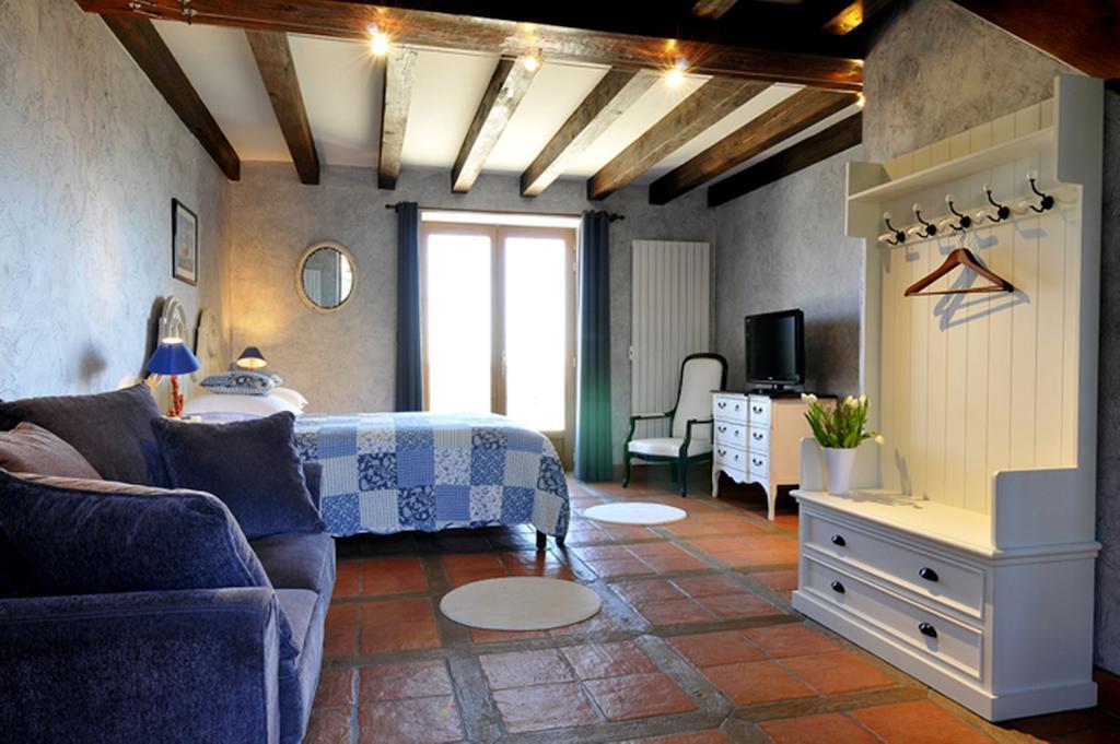 Chateau De Larre Hotel Chatres-sur-Cher Room photo